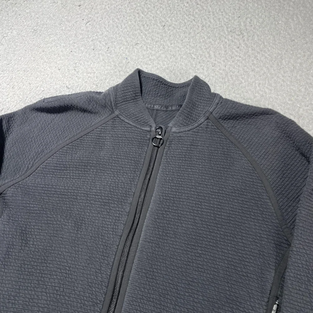 Lululemon On Repeat Bomber Women's‎ Size 6 Medium Black Textured Cotton Full Zip
